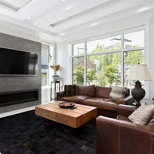 Apartment Cheerful 5 Bedroom House In, Vancouver